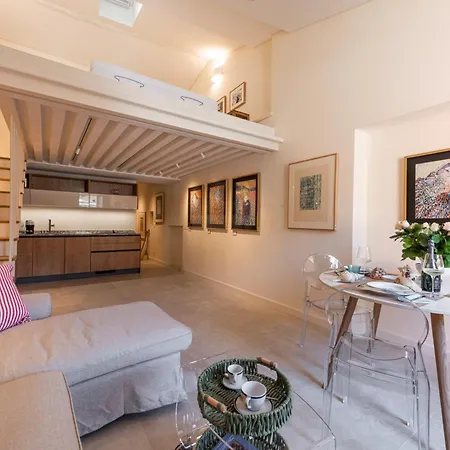 The Artist House - Calata Marconi *